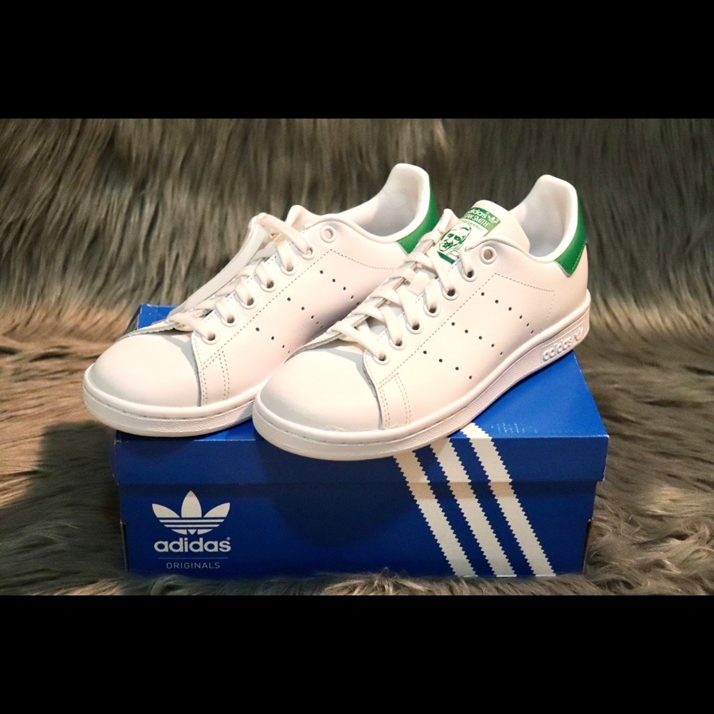 Adidas Stan smith size 5.5 youth